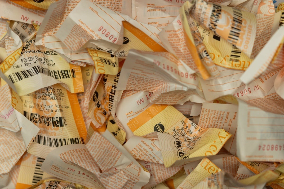 Powerball Jackpot Surges to $905M as 42nd Consecutive Rollover Occurs