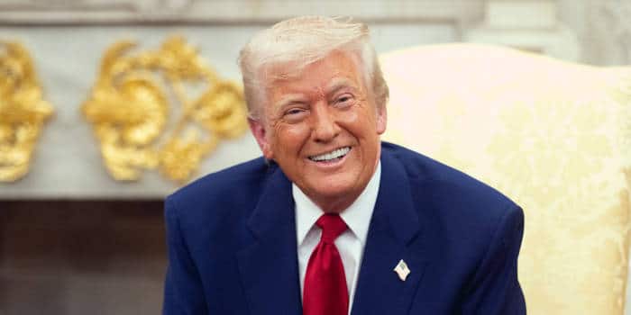 Trump's July Stock Sales Include Gaming Holdings Amid Caesars Fertitta Buyout